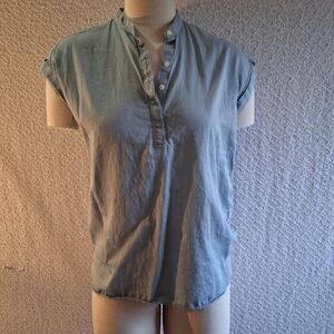 Gap Women's  XS Light Blue Halve Button-Up Top